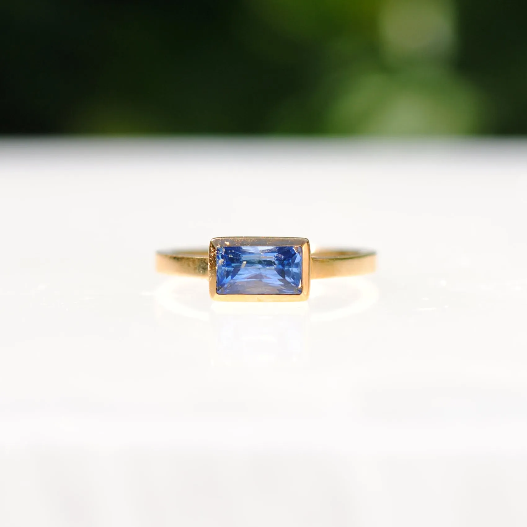 18k Yellow Gold 1.13 Carat Tanzanite Baguette Ring