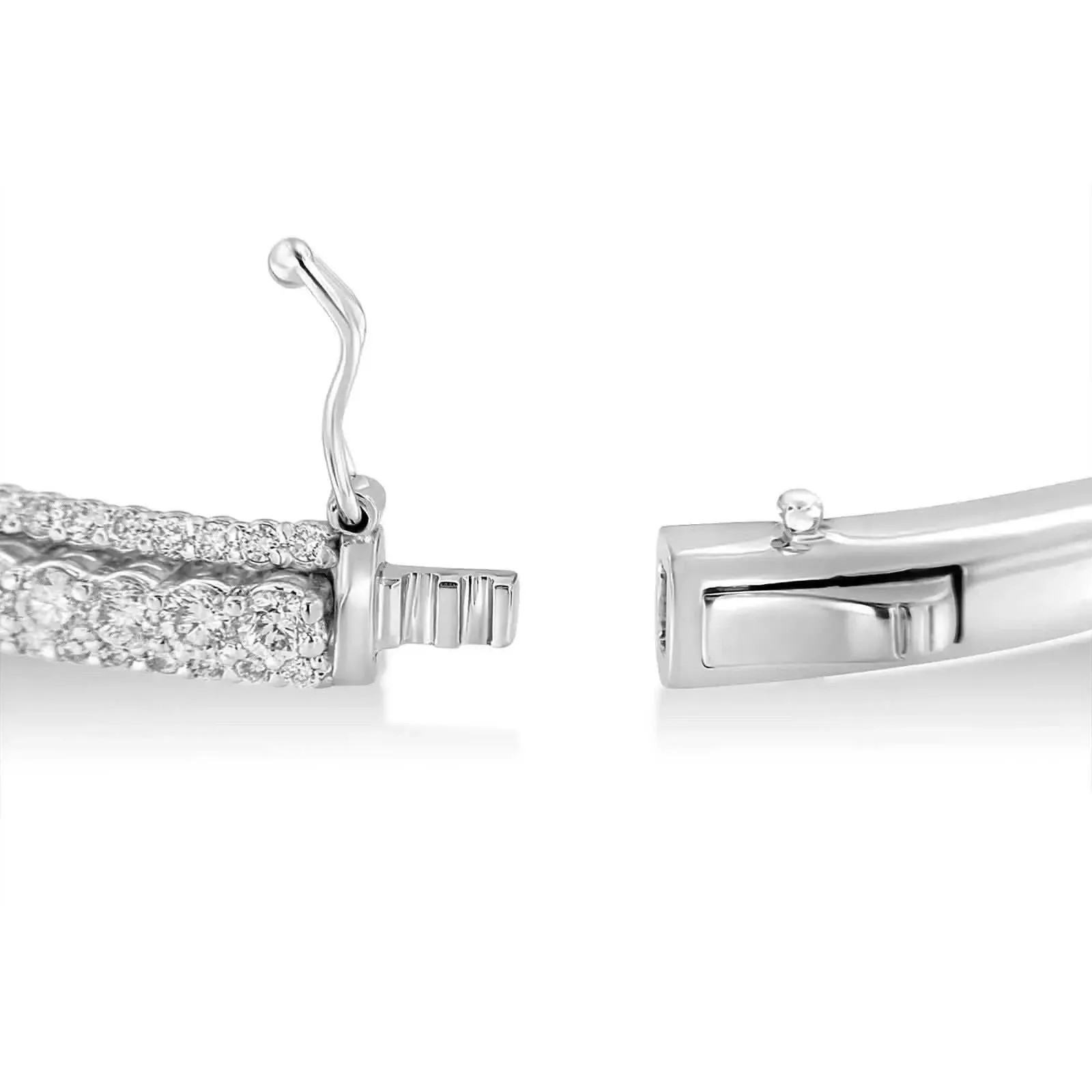 Exquisite 14K White Gold Diamond Bangle with Radiant Round-Cut Gems (3 CTTW, H-I Color, SI1-SI2 Clarity)