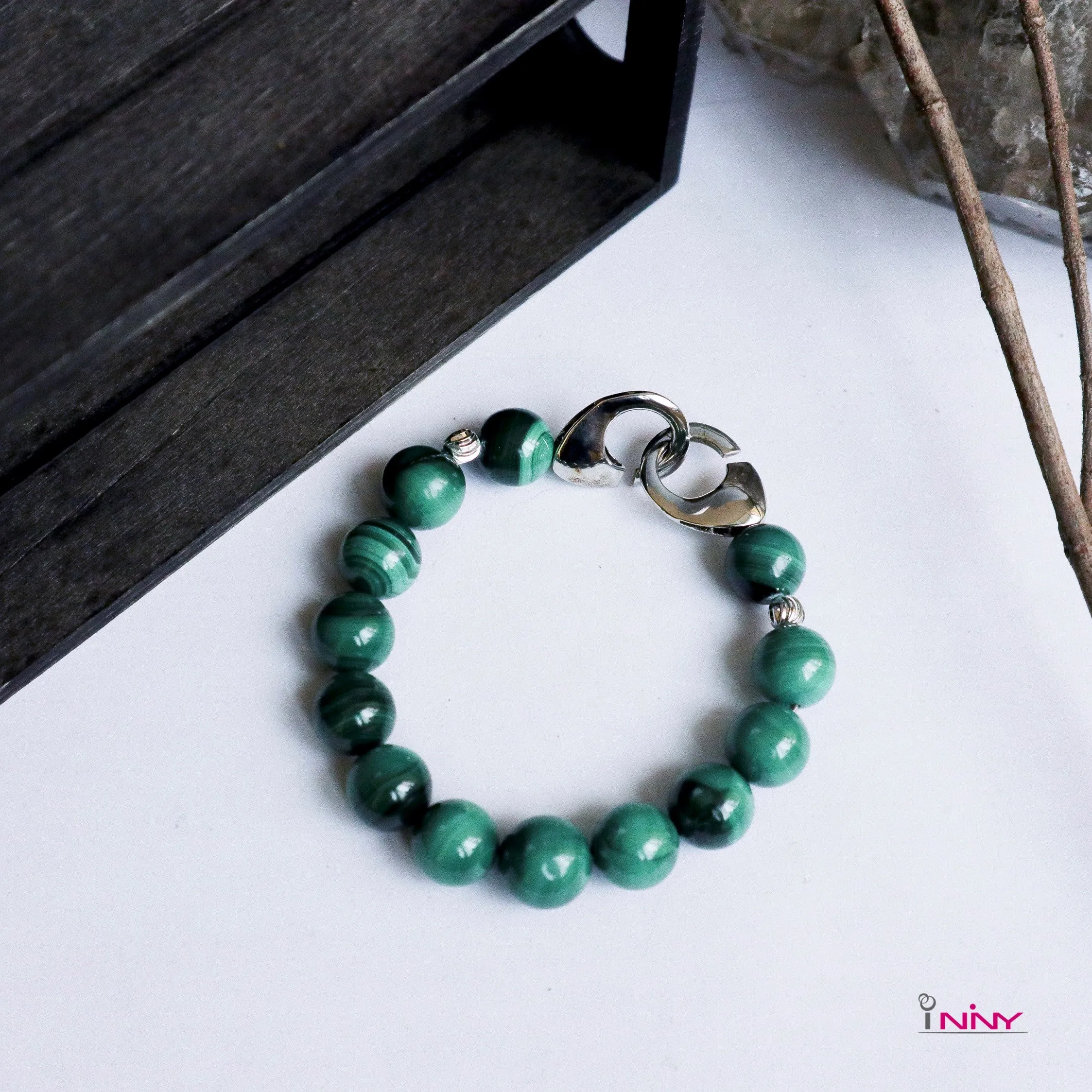 Malachite with Unique Silver Lock Braclet