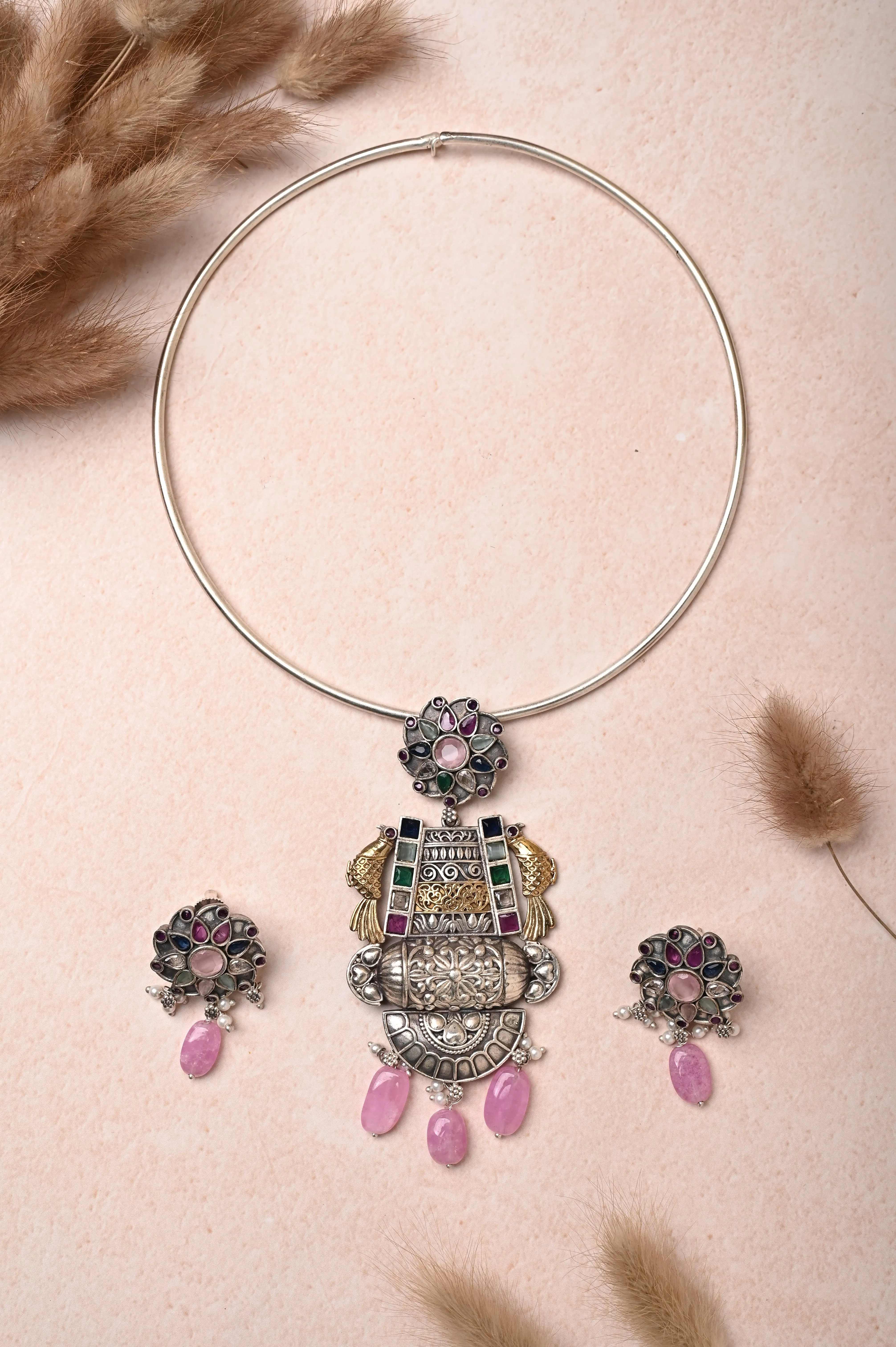 Silver Collar Style Hansuli necklace Set with Dual Tone Monalisa Stone Pendant